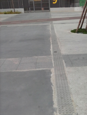 Piso Podotátil Piso Podotátil Alerta em Ladrílho Hidráulico, Norma ABNT NBR 9050, em concreto, 25x 25 cm