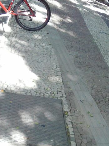 Piso Podotátil Piso Podotátil Alerta em Ladrílho Hidráulico, Norma ABNT NBR 9050, em concreto